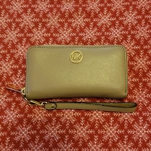 Michael Kors Wallet/Wristlet